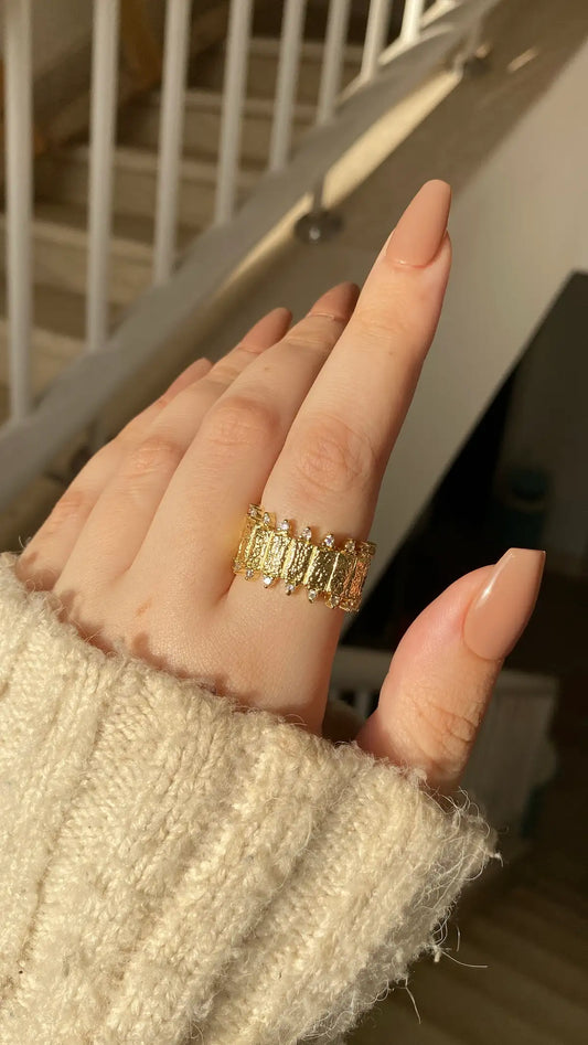 Bold ring