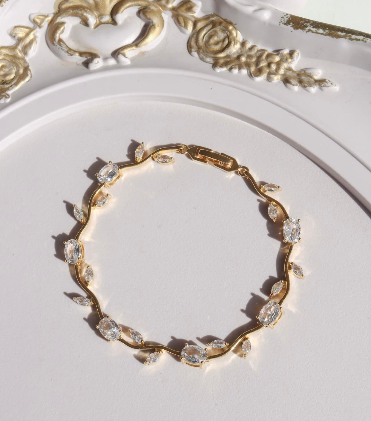 Clear Golden tulip bracelet