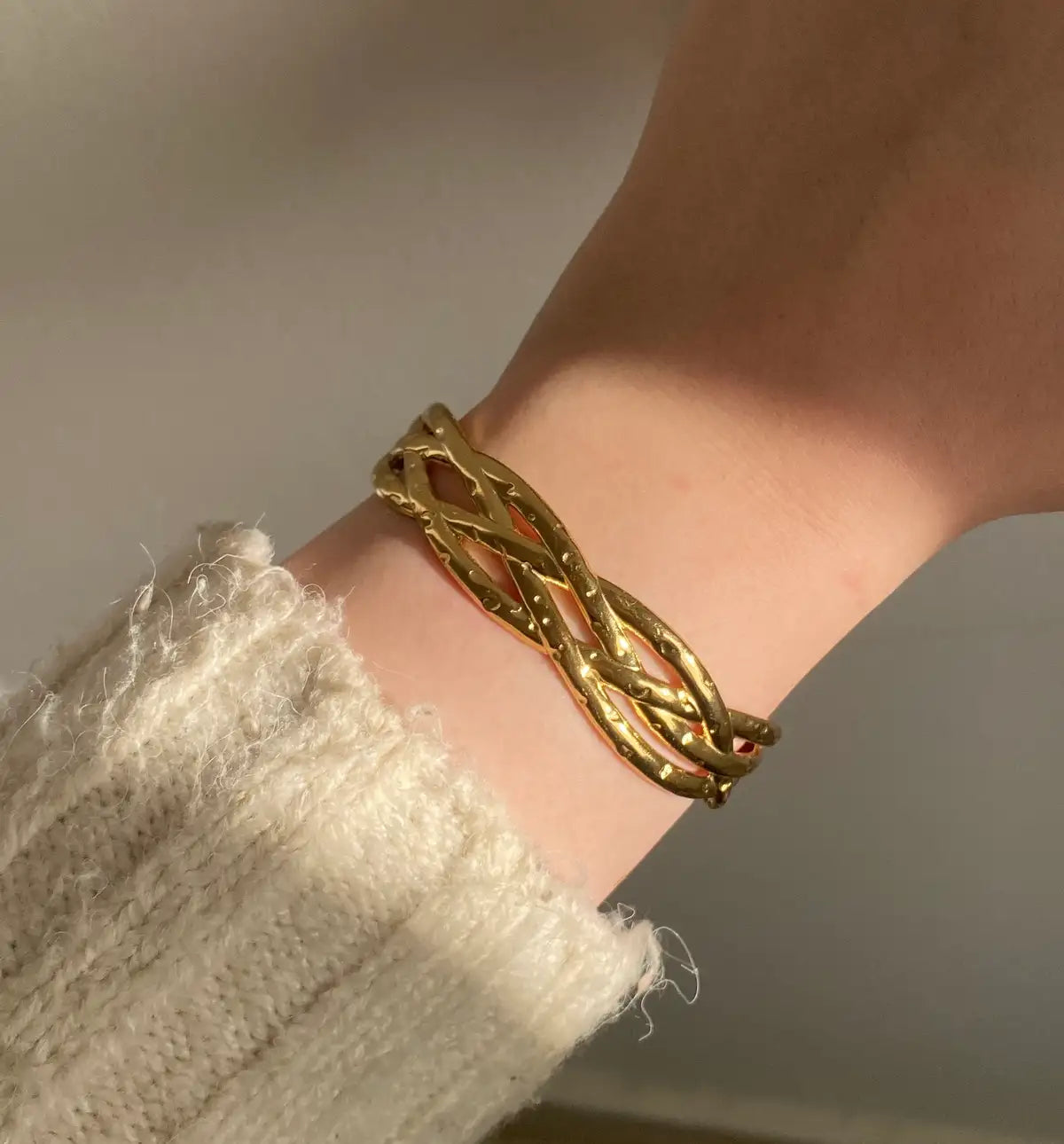 Mesh bangle