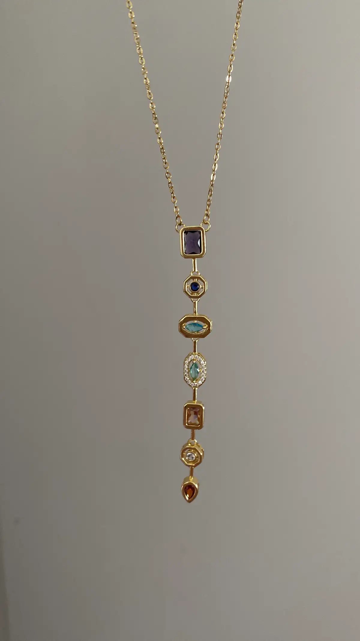 Coloured stones necklace