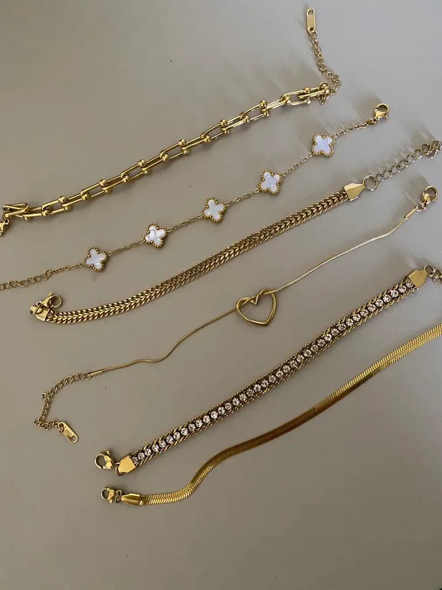 Hollow heart braclet set