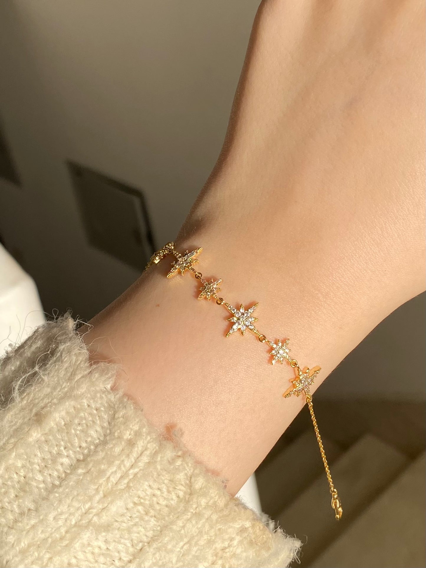 Bold stars bracelet