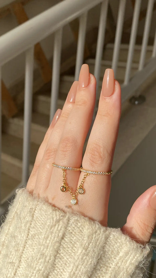 Connected chain ring